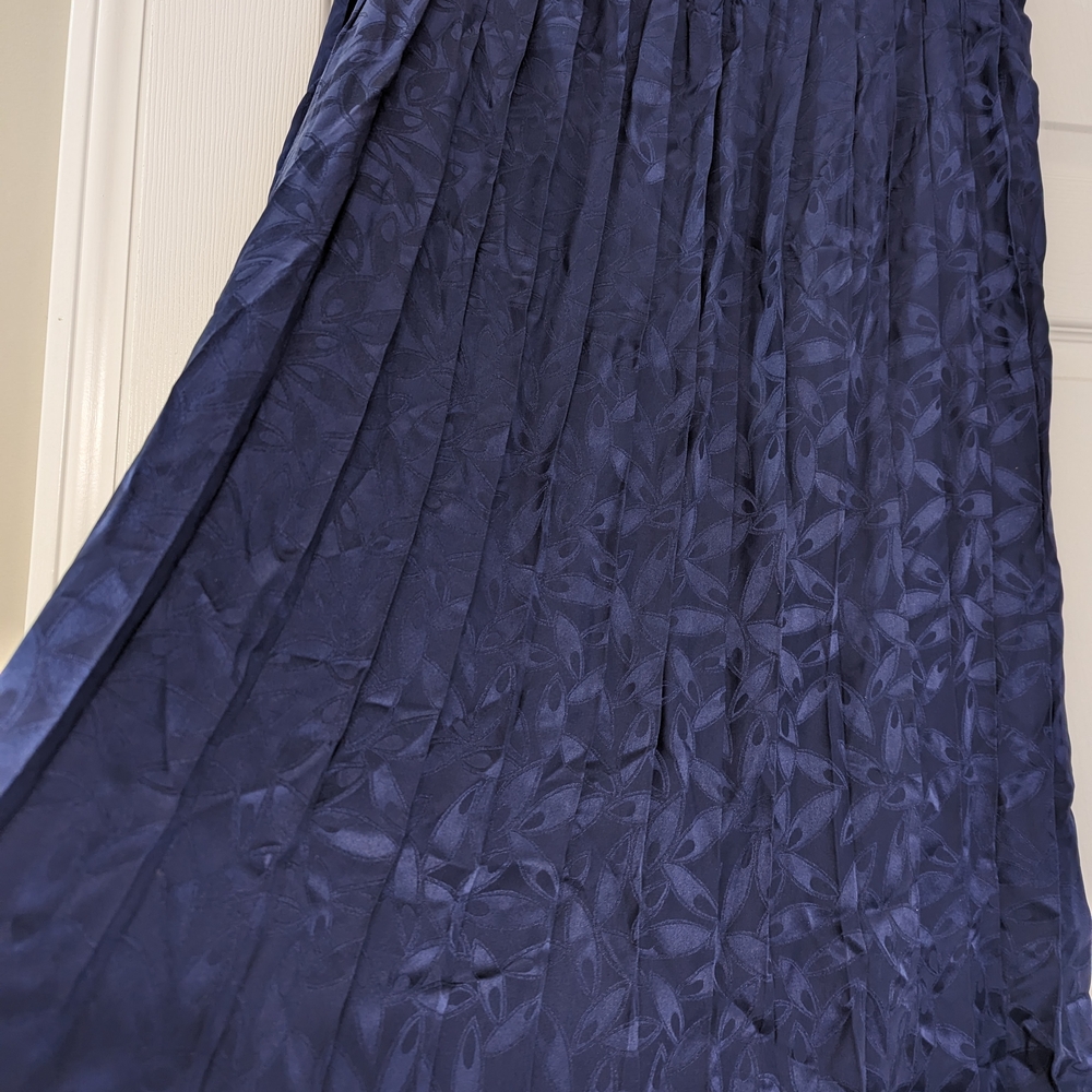 Elegant Navy Pleated Skirt
